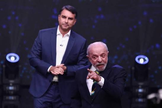O FIM DE UMA FARSA